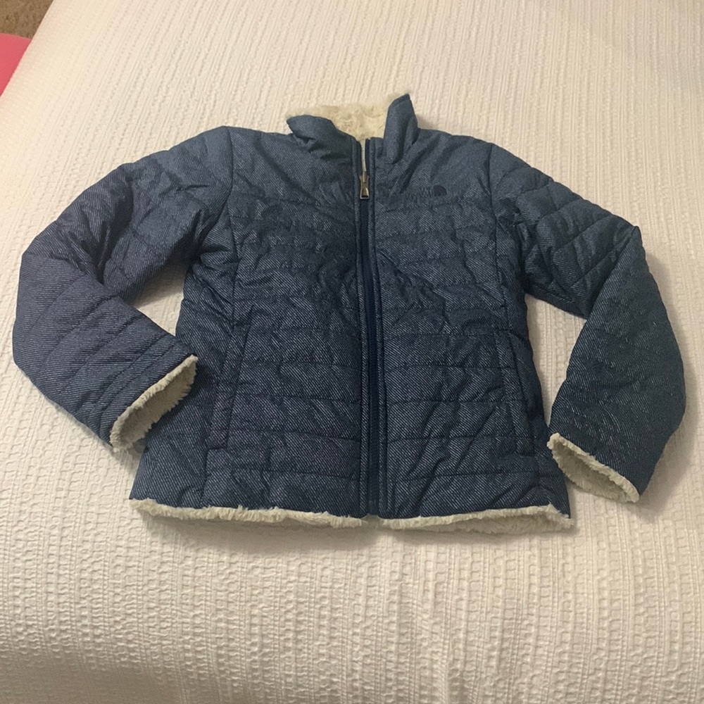 The North Face Girls' Reversible Mossbud Swirl Jacket